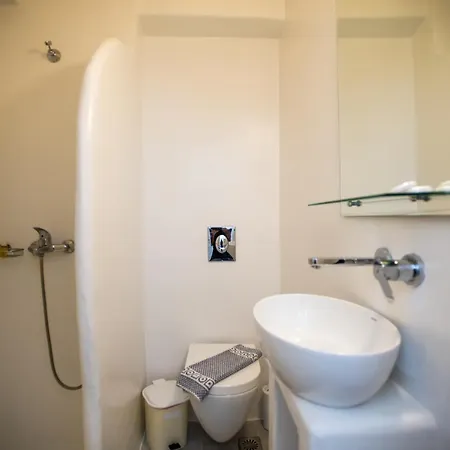 Lirous Apartment *